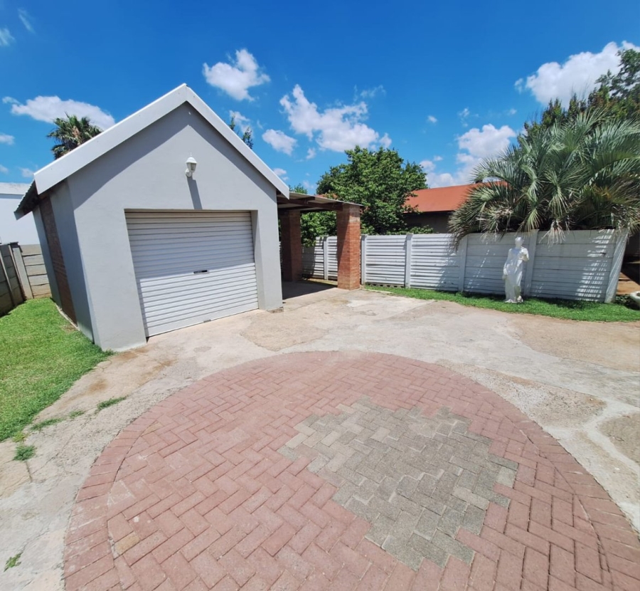 3 Bedroom Property for Sale in Bayswater Free State